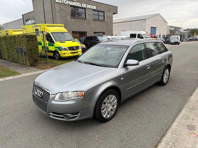 Audi - 2005 - a4 - personenauto - afbeelding 12 van  28
