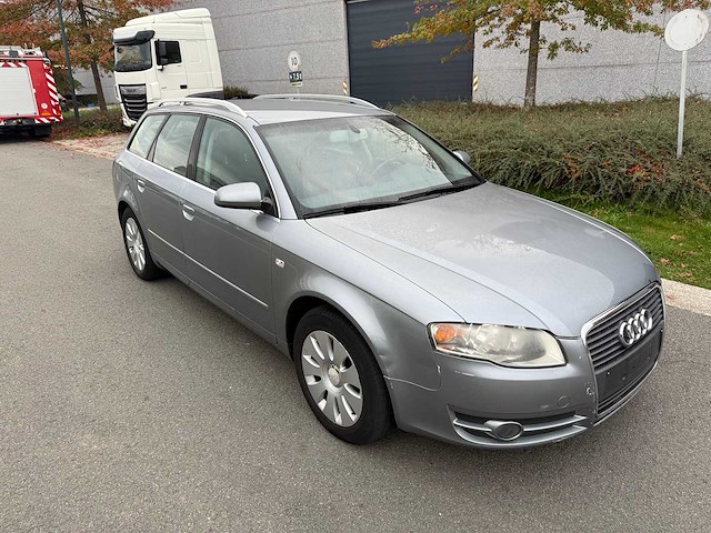 Audi - 2005 - a4 - personenauto - afbeelding 25 van  28