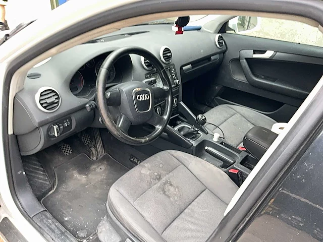 Audi a3 personenauto - afbeelding 8 van  13