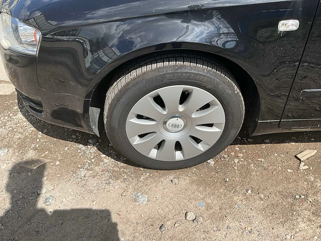 Audi a4 - 2005 - afbeelding 2 van  30
