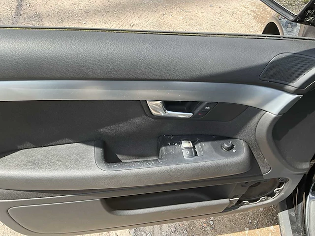 Audi a4 - 2005 - afbeelding 6 van  30