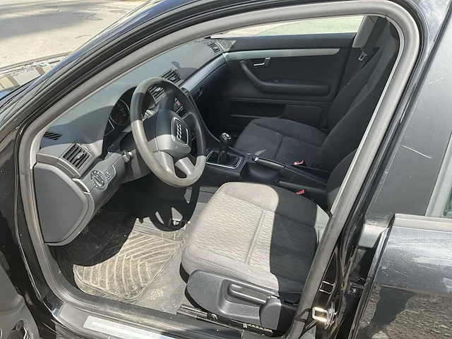 Audi a4 - 2005 - afbeelding 7 van  30