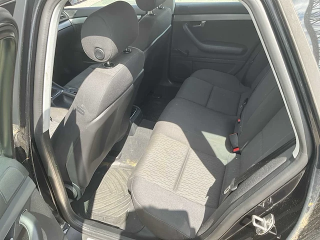 Audi a4 - 2005 - afbeelding 9 van  30