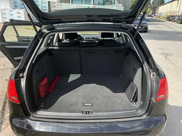 Audi a4 - 2005 - afbeelding 11 van  30