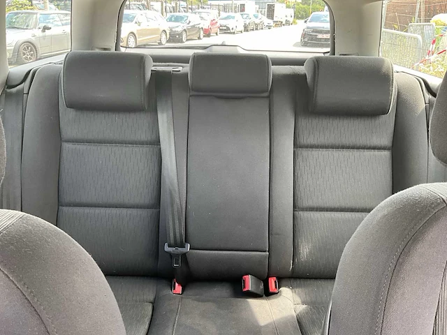 Audi a4 - 2005 - afbeelding 18 van  30
