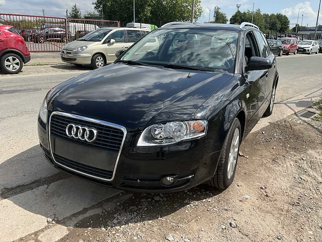 Audi a4 - 2005 - afbeelding 12 van  30