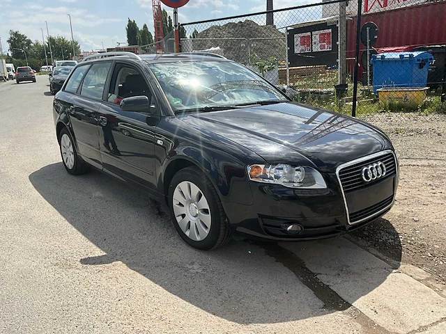 Audi a4 - 2005 - afbeelding 25 van  30