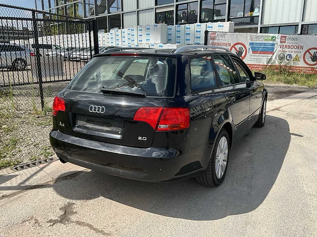 Audi a4 - 2005 - afbeelding 28 van  30