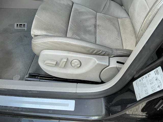 Audi a4 personenauto - afbeelding 2 van  14