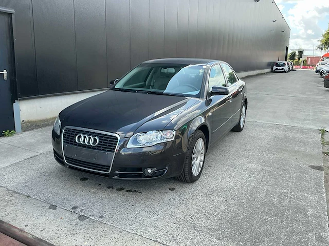 Audi a4 personenauto - afbeelding 1 van  14