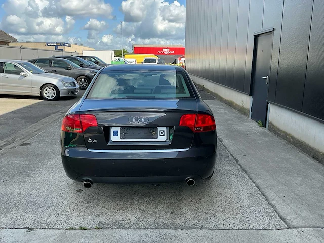 Audi a4 personenauto - afbeelding 10 van  14