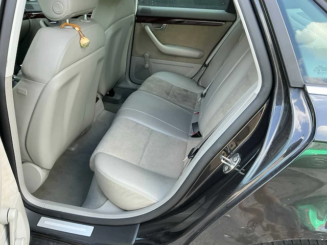 Audi a4 personenauto - afbeelding 13 van  14