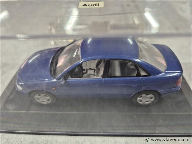 Audi a4 sedan - afbeelding 2 van  3