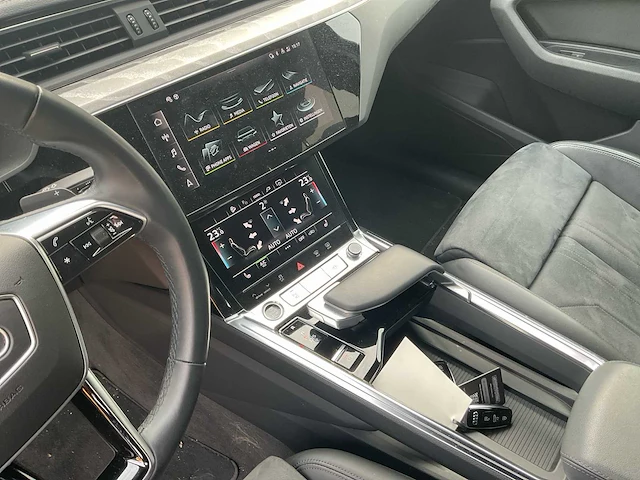 Audi e-tron sportback 55 personenauto - afbeelding 10 van  14
