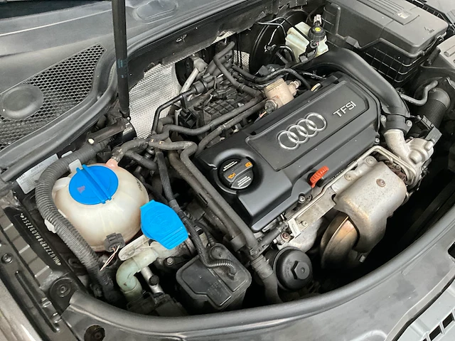 Audi hatchback - afbeelding 21 van  46