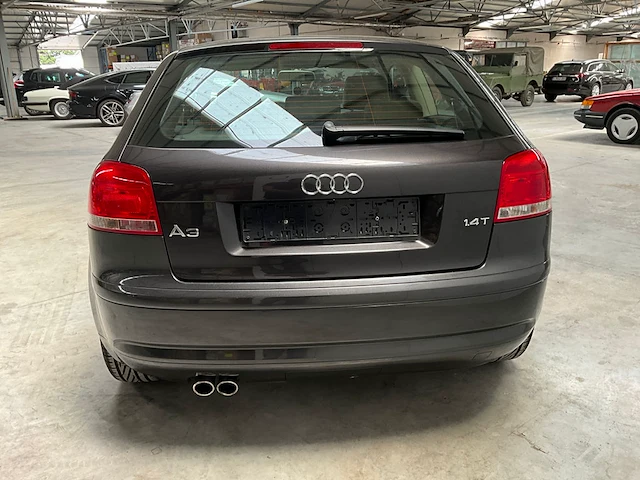 Audi hatchback - afbeelding 44 van  46