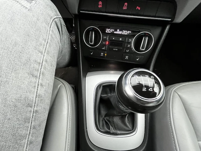 Audi q3 1.4 tfsi c.o.d,2016 - afbeelding 2 van  26