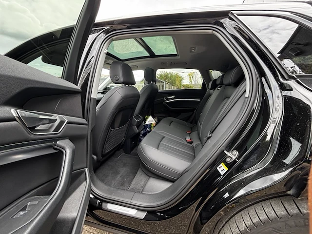 Audi q8 etron,2023 - afbeelding 16 van  37