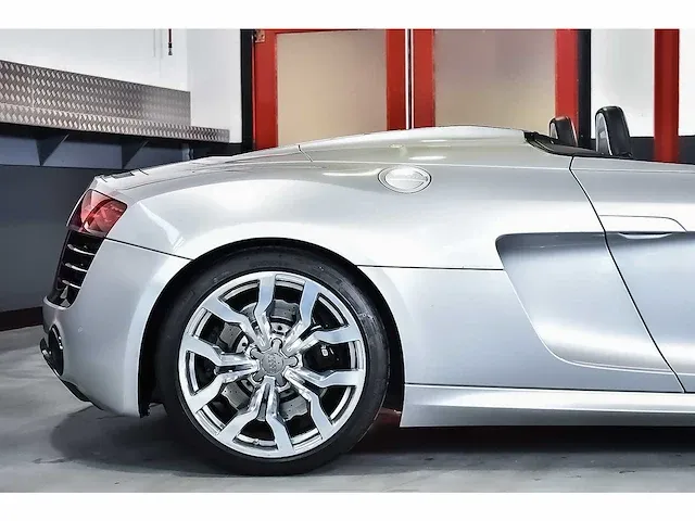 Audi r8 convertible 5,2l v10 fsi - 2015 - afbeelding 2 van  88
