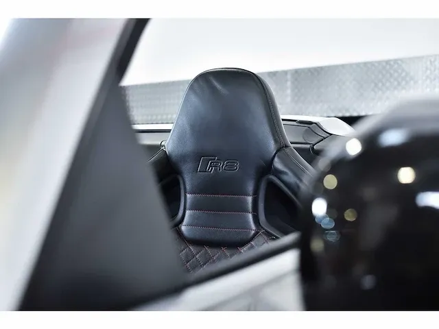 Audi r8 convertible 5,2l v10 fsi - 2015 - afbeelding 26 van  88