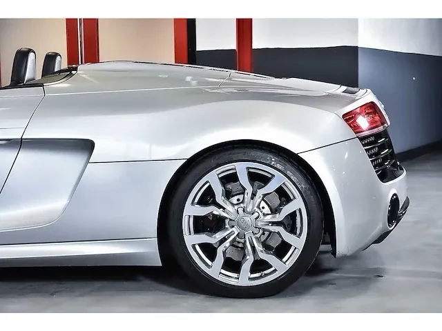 Audi r8 convertible 5,2l v10 fsi - 2015 - afbeelding 48 van  88
