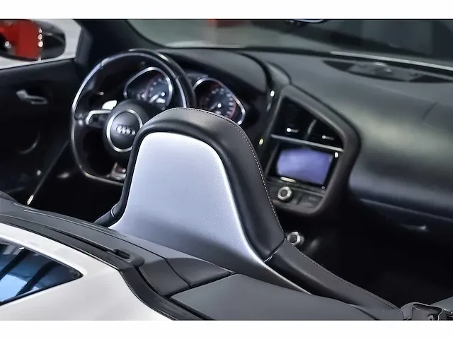 Audi r8 convertible 5,2l v10 fsi - 2015 - afbeelding 50 van  88