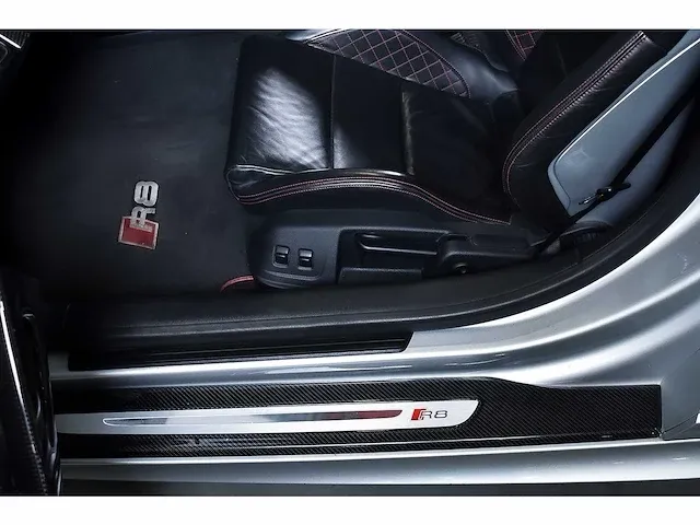 Audi r8 convertible 5,2l v10 fsi - 2015 - afbeelding 65 van  88