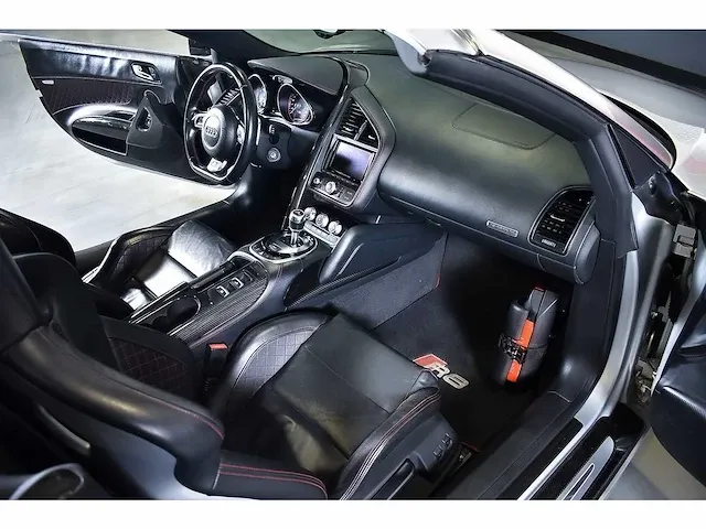 Audi r8 convertible 5,2l v10 fsi - 2015 - afbeelding 77 van  88