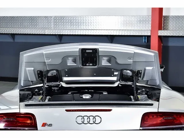 Audi r8 convertible 5,2l v10 fsi - 2015 - afbeelding 84 van  88