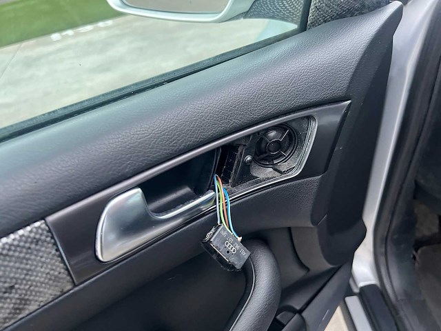 Audi s6 - 2005 - afbeelding 9 van  26