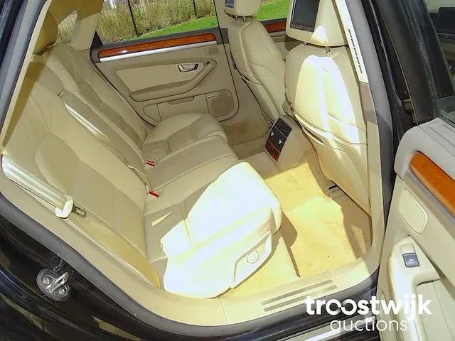 Audi s8 5.2 fsi v10 - afbeelding 20 van  57