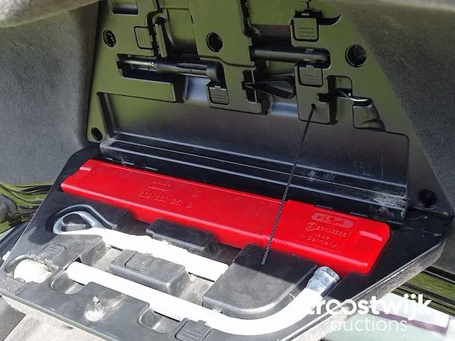 Audi s8 5.2 fsi v10 - afbeelding 27 van  57