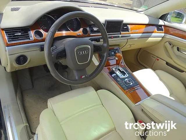 Audi s8 5.2 fsi v10 - afbeelding 32 van  57