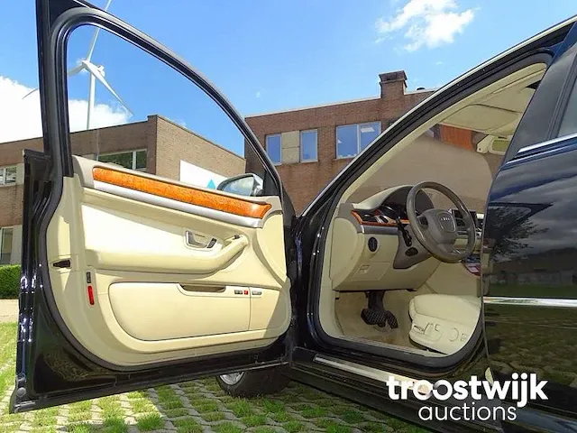 Audi s8 5.2 fsi v10 - afbeelding 31 van  57