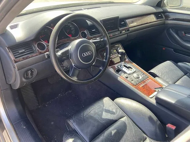 Audi - afbeelding 8 van  32