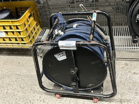 Audiokabel op mobiele kabelrol