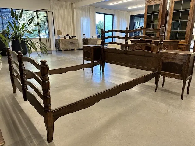 Authentiek bed - afbeelding 4 van  4