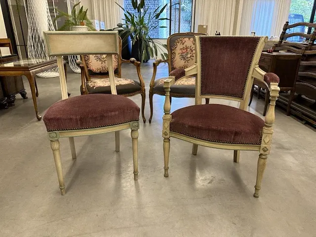 Authentieke stoelen - afbeelding 1 van  5