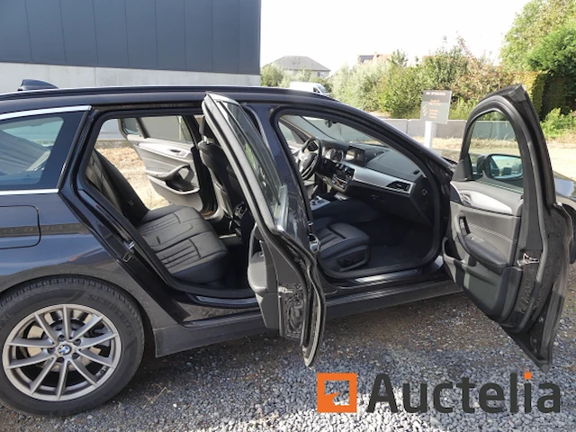 Auto bmw 520d touring (2018-136.372 km) - afbeelding 1 van  26