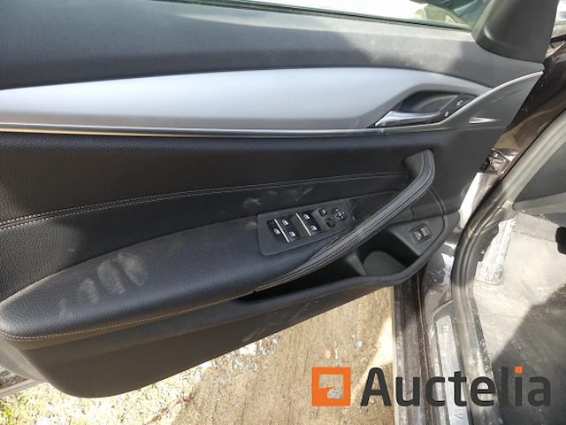 Auto bmw 520d touring (2018-136.372 km) - afbeelding 9 van  26