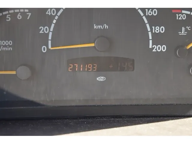 Auto dubbel gebruik mercedes viano v220cdi, type 638/2, variant ybf0, versie d4aab1, ch.nr. vsa63829413345784, bouwjaar 01.12.2000 (2 sleutels, boorddocumenten: inschrijvingsbewijs (verlopen), gelijkvormigheidsattest en schouwingsbewijs - afbeelding 29 van  33