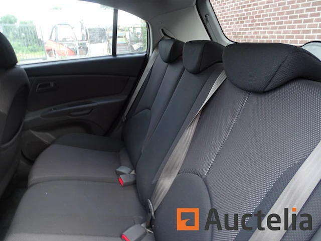 Auto kia rio - afbeelding 14 van  56