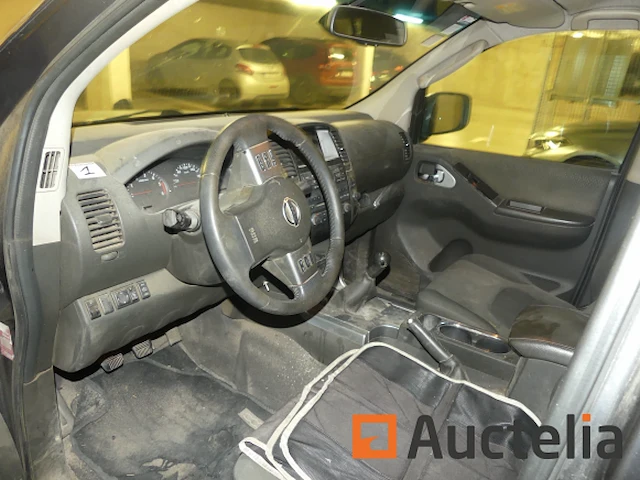 Auto nissan navara 2.5 (2012-237.396 km) - afbeelding 2 van  24