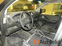 Auto nissan navara 2.5 (2012-237.396 km) - afbeelding 2 van  24