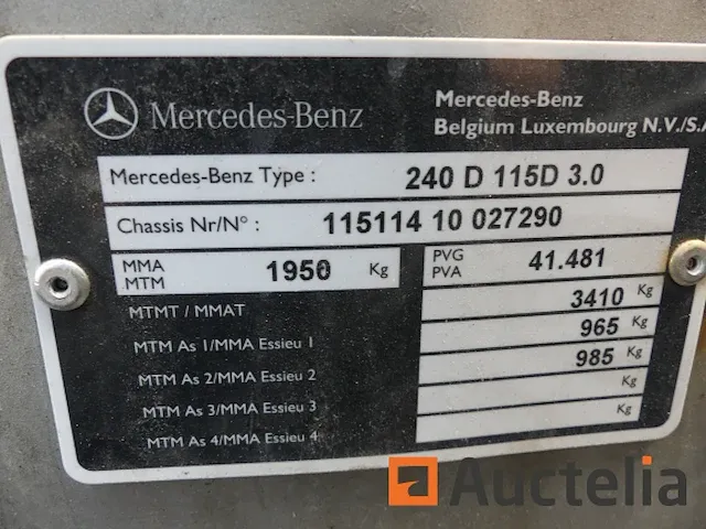 Auto oldtimer mercedes-benz 240d 115d 3.0 (116.118 1975 km) - afbeelding 11 van  21