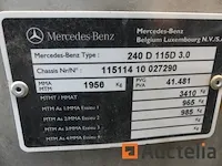 Auto oldtimer mercedes-benz 240d 115d 3.0 (116.118 1975 km) - afbeelding 11 van  21