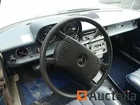 Auto oldtimer mercedes-benz 240d 115d 3.0 (116.118 1975 km) - afbeelding 17 van  21