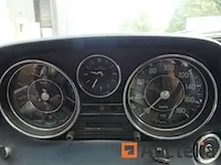 Auto oldtimer mercedes-benz 240d 115d 3.0 (116.118 1975 km) - afbeelding 20 van  21