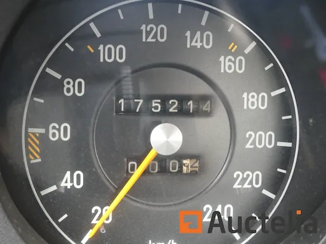 Auto oldtimer mercedes-benz 450 se (1977-217.521 km) - afbeelding 2 van  21