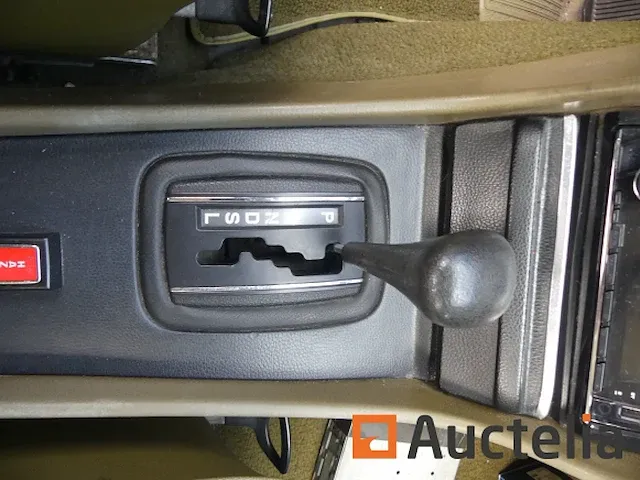 Auto oldtimer mercedes-benz 450 se (1977-217.521 km) - afbeelding 3 van  21